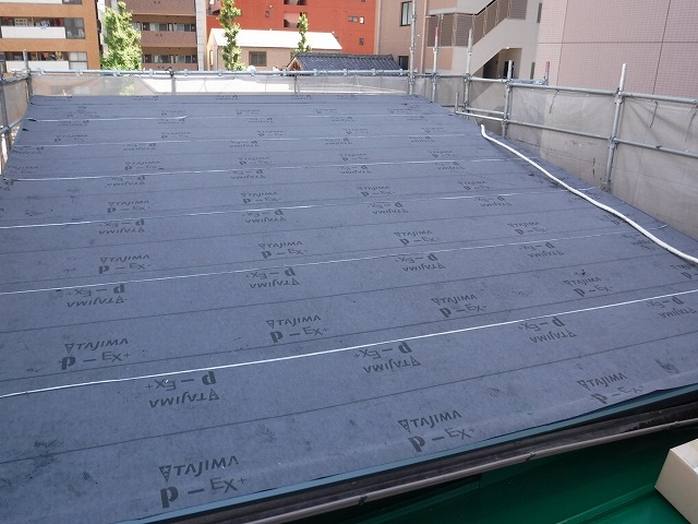 防水シートを施工した屋根